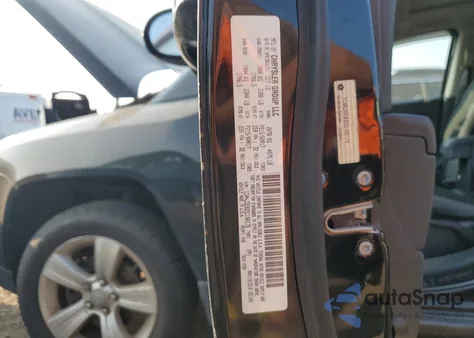 2013 Jeep Compass Latitude из США, поврежденный, VIN 1C4NJDEB2DD190175